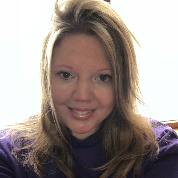 Meet your Posher, Karra - Picture 2 of 2